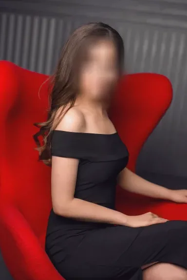 Bianca, 32