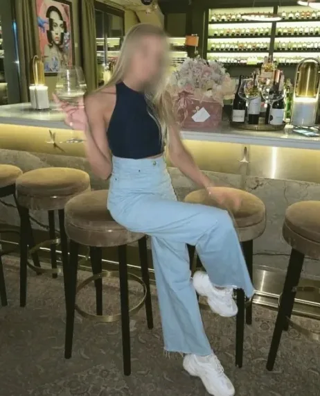 Carla, 34