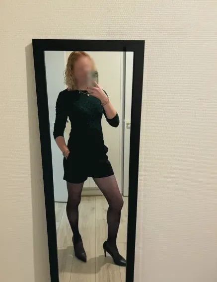 Elena, 25