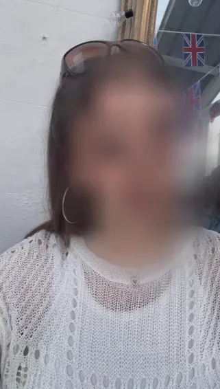 Isabell, 26