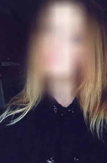 Lilly, 28