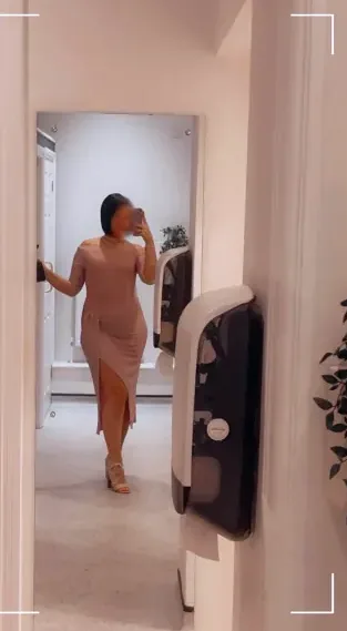 Mia, 35