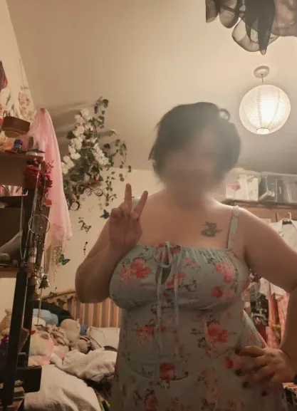 Nadine, 39