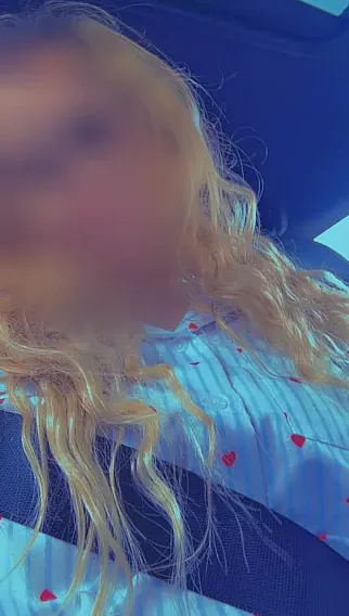 Sandra, 28