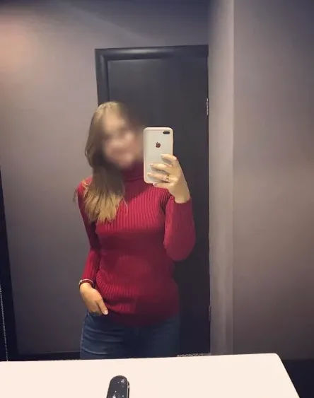 Selina, 32
