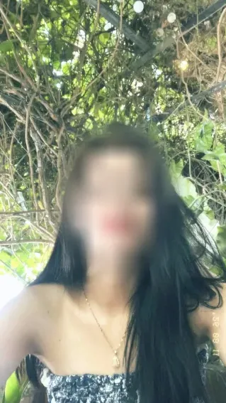 Sophie, 24